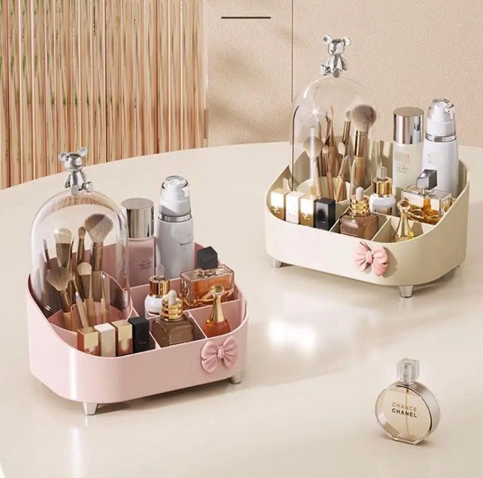 Rotating Cosmetic Storage Organizer