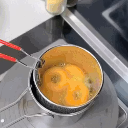 Multi Functional Stainless Steel Rust Resistant 1200ML Deep Fryer Pot with Strainer Basket and Long Handle Kitchen Oil Frying Pot Kettle for Home Use