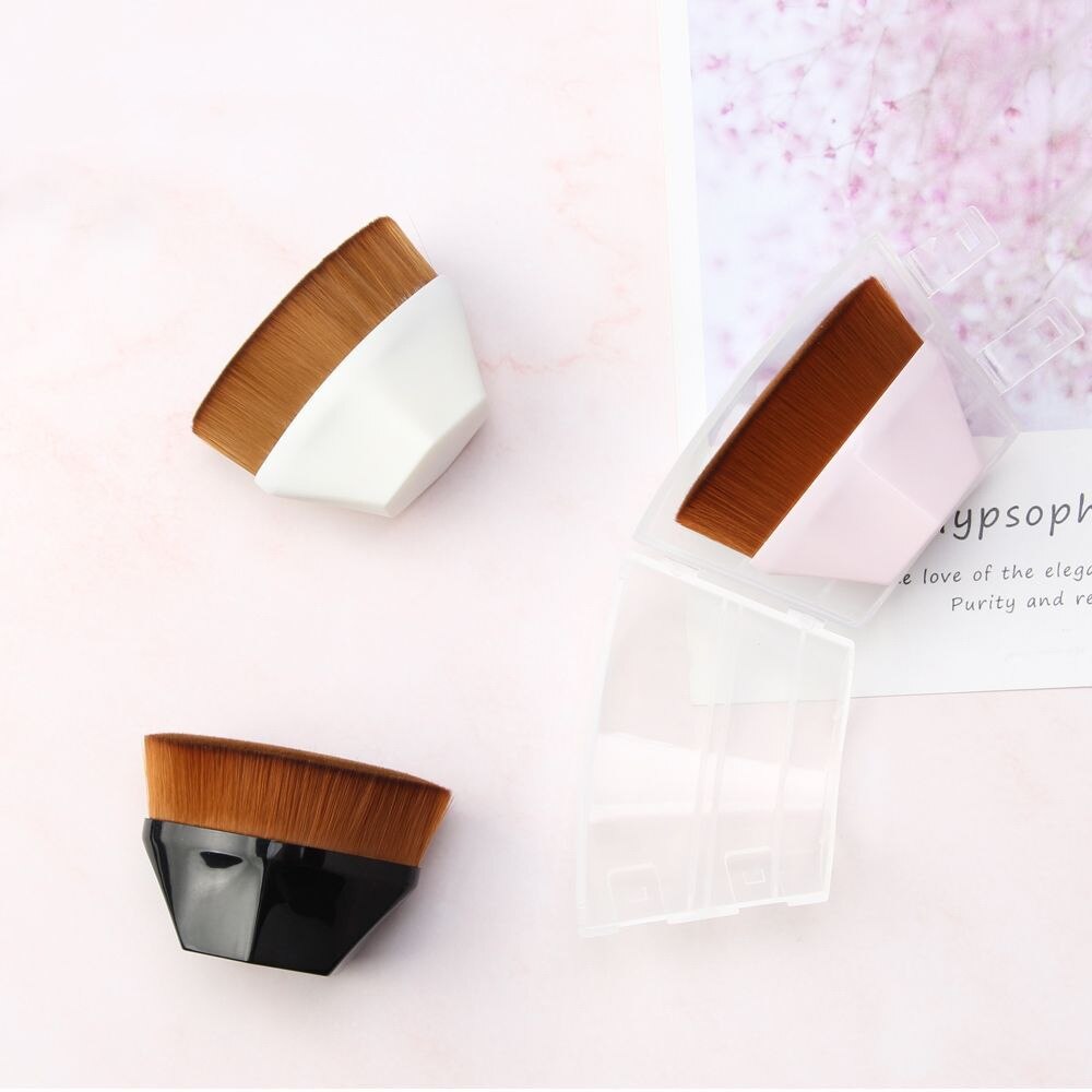 Diamond shaped foundation brush