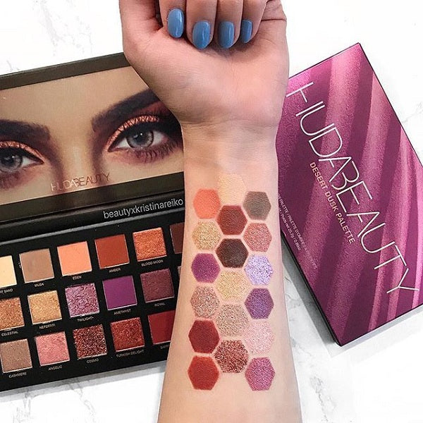Huda Beaut Desert Dusk Eyeshade Palette