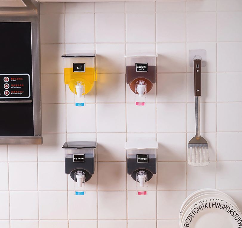 Oil Bottle Can Wall Mounted Liquid Tank Leak-proof