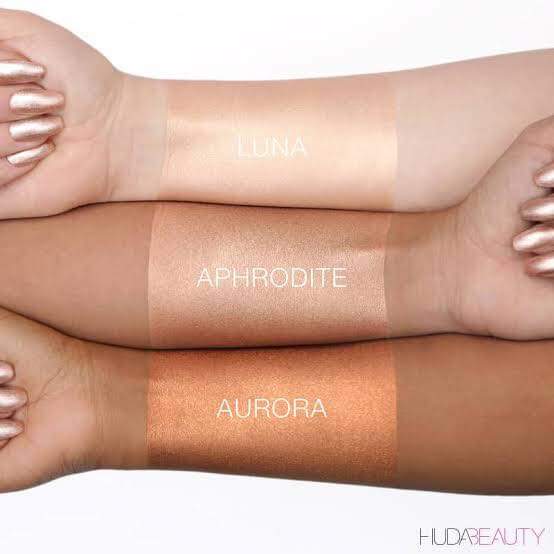 Huda beauty face and body highlighter