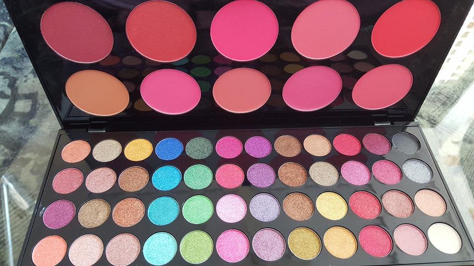 48 Color eyeshadow and 10 color Blusher Pallet