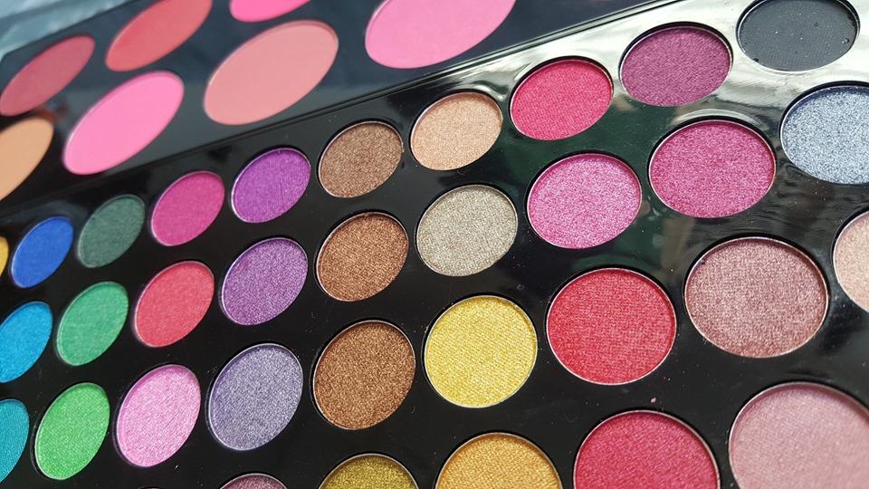 48 Color eyeshadow and 10 color Blusher Pallet