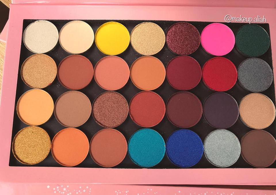 New KYLIE JENNER ONE OPEN PALETTE