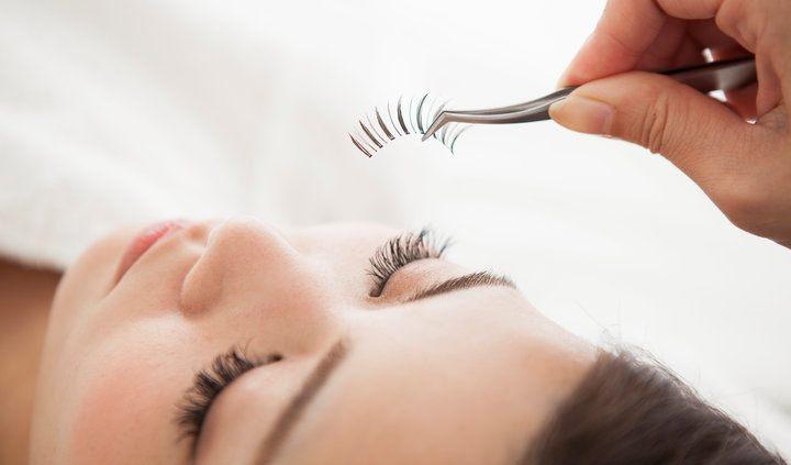 HB 3-D Eyelashes