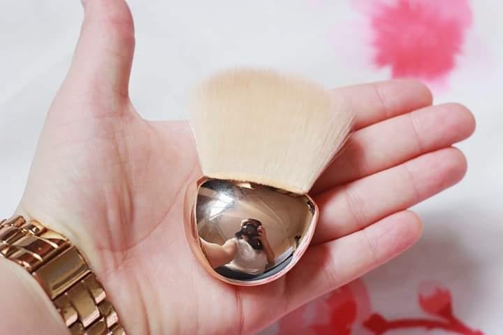 blusher brush by h&m