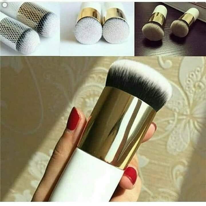 Kabuki Brush