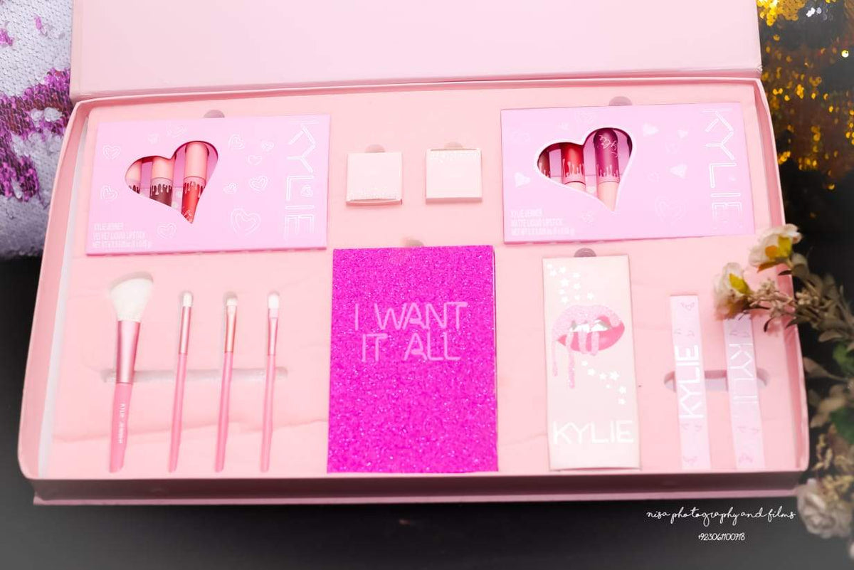 Kylie Jennier Complete make Box