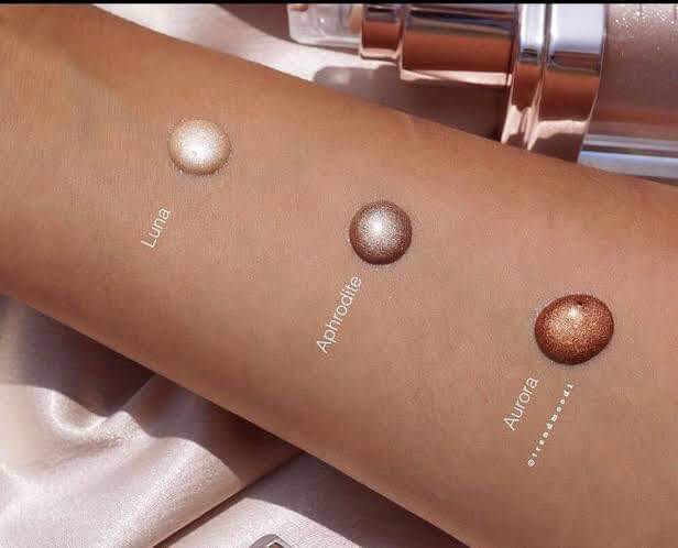 Huda beauty face and body highlighter