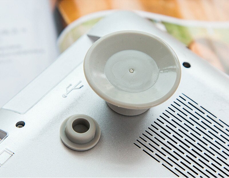 Laptop pad cooling feet