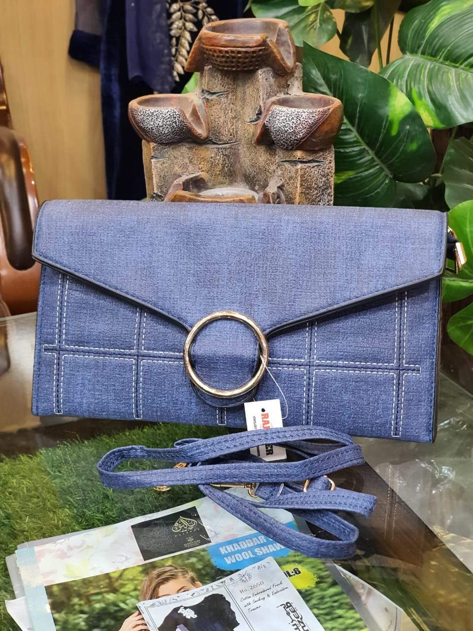 Amazing Clutch  012