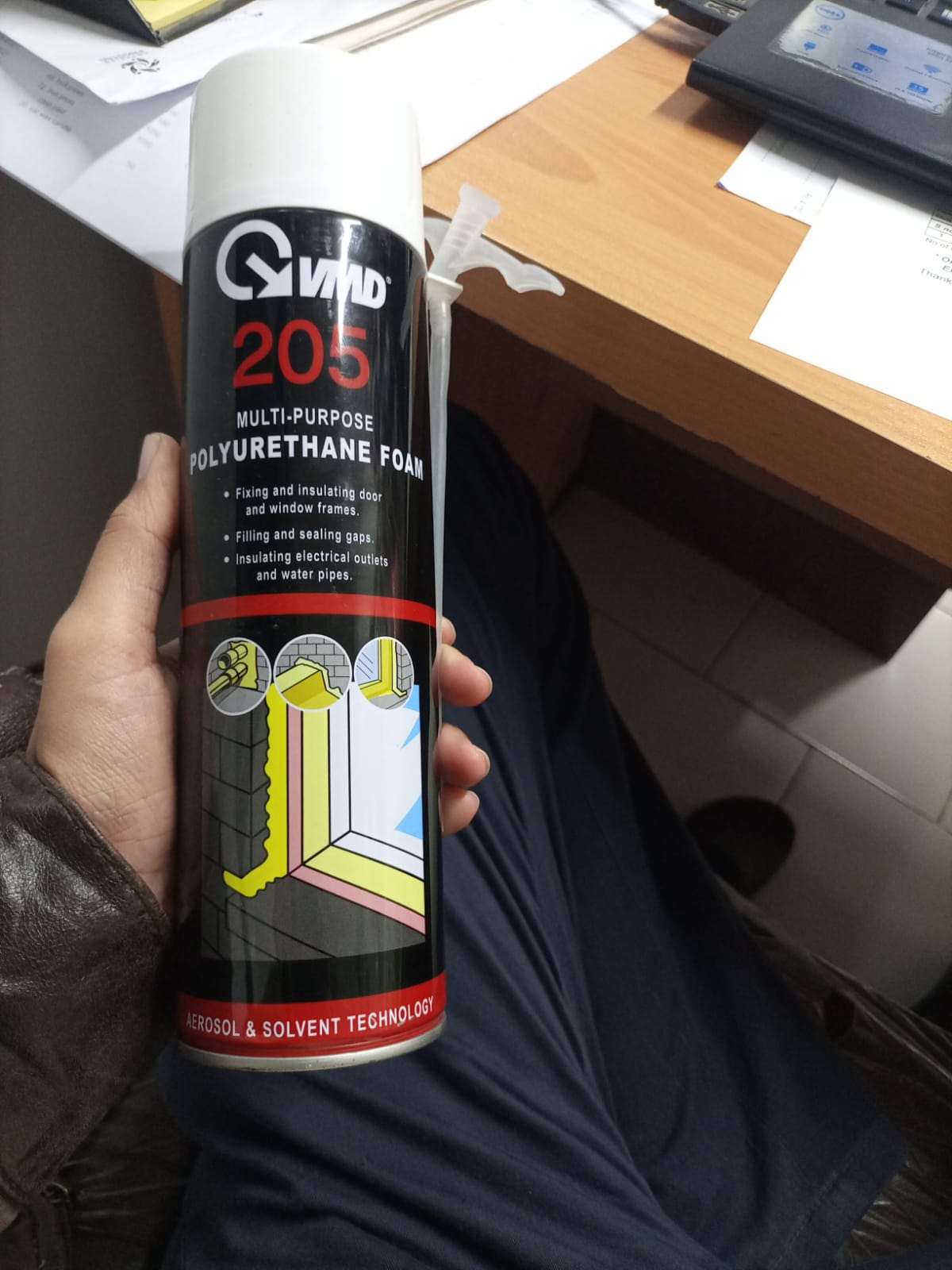 Polyurethane Foam Spray and Straw Dual Action
