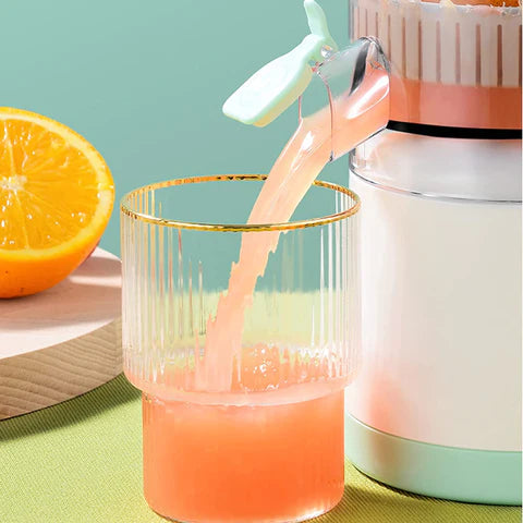 Enjoy Juicing Anywhere with this Cordless Citrus Juicer!