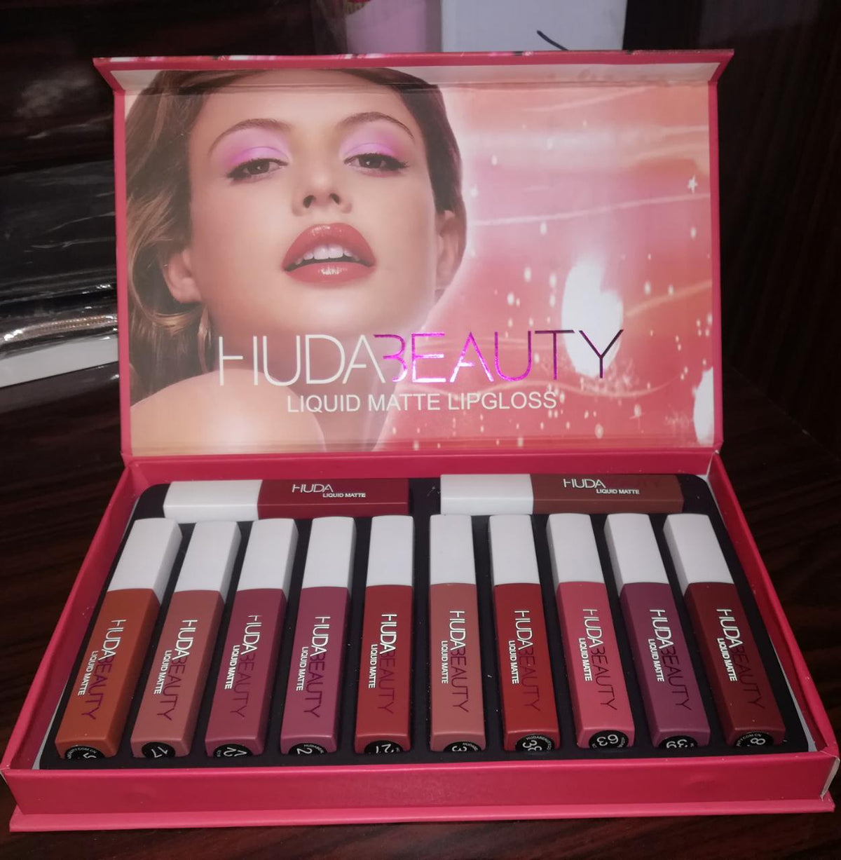 Huda Beauty Liquid Matte Gloss-M